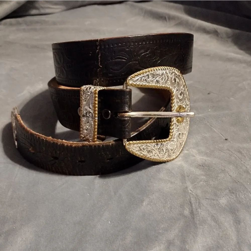 Vintage Crumrine buckle set and leather belt